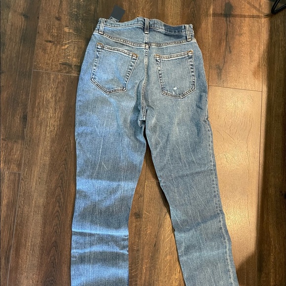Abercrombie Curve Love Ultra High Rise Slim Straight Jeans - Picture 3 of 4